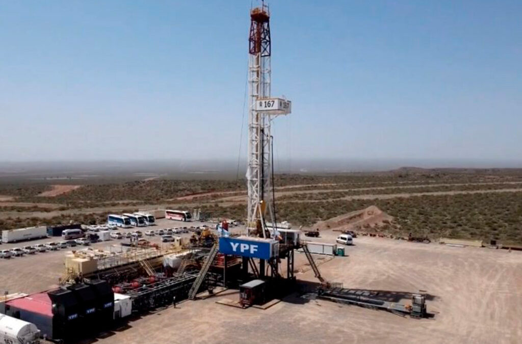 Vaca Muerta: anuncian inversiones por casi US$8000 millones en 2023, pero su impacto depende de tres obras clave