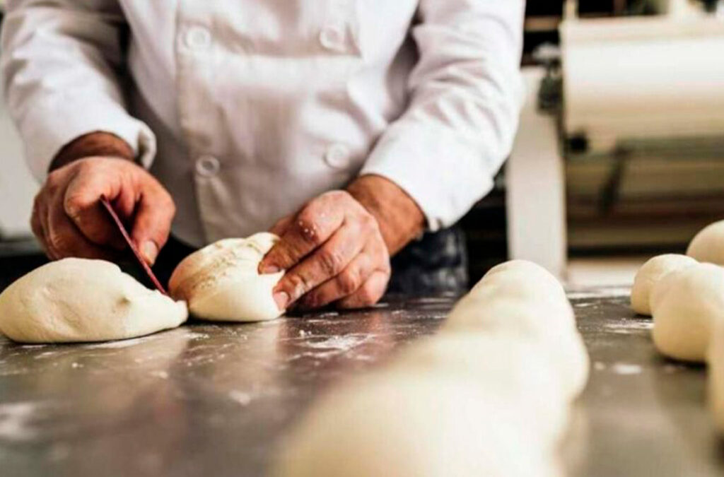 Panaderos bonaerenses acuerda un 30% por cinco meses y lleva el básico a 221 mil pesos
