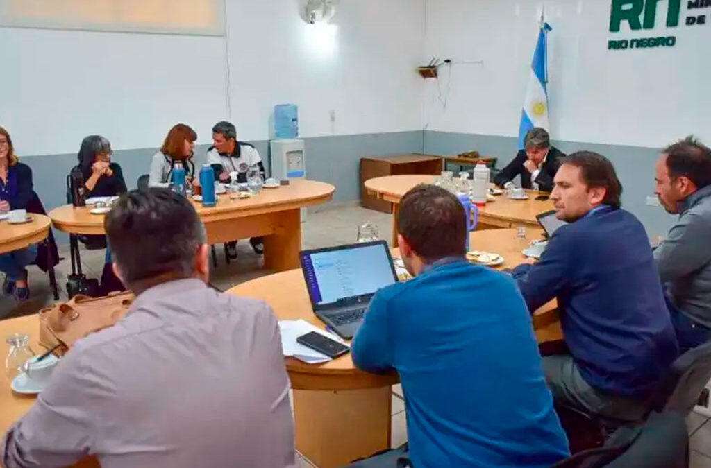 Gobierno-Unter: un llamativo fuego lento