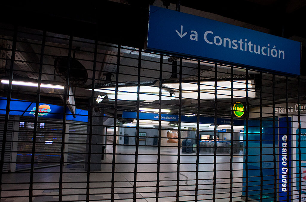 En su pelea por conseguir dos francos semanales, los metrodelegados anuncian un paro para el hoy entre las 14 y las 16 en las líneas B y C