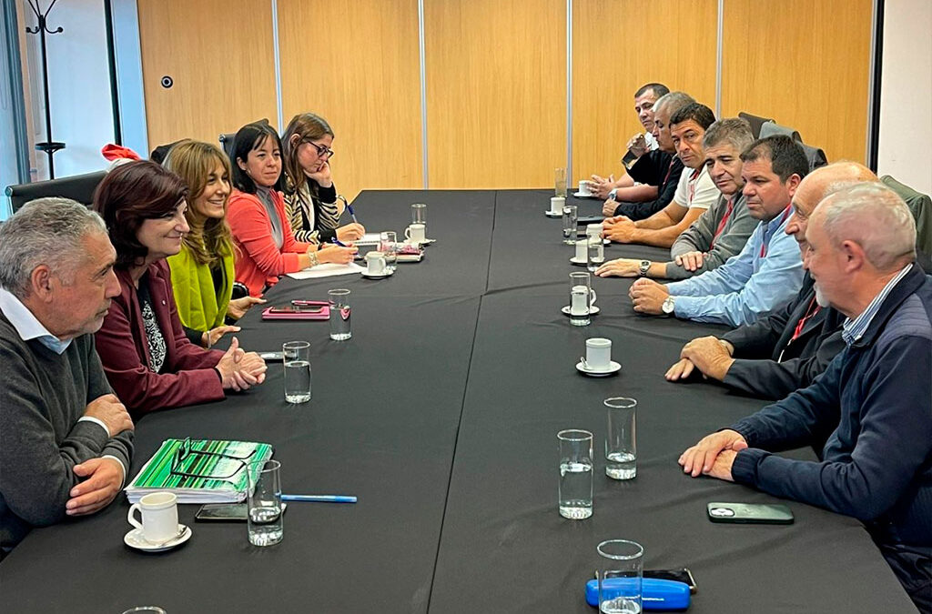 La Federación de la Carne se reunió en Trabajo con la ministra Kelly Olmos