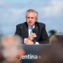 Alberto Fernández insistió con que las paritarias «están siguiendo la inflación» y le volvió a cerrar la puerta a la suma fija: «No arregla nada»