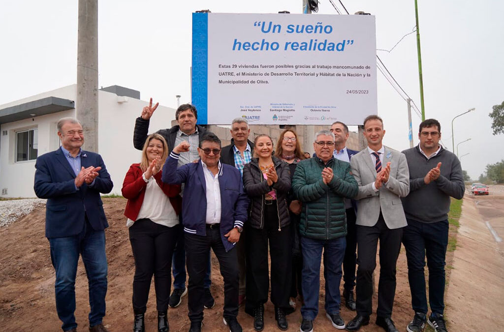 La UATRE entregó viviendas rurales a familias de Córdoba y espera replicarlo en todo el país: «Ya avanzamos junto al gobernador Kicillof»
