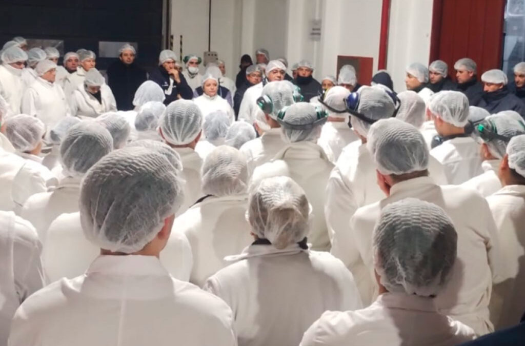 Una conciliación obligatoria detiene las huelgas en las plantas de Alimentación y sienta a negociar a Daer con Funes de Rioja