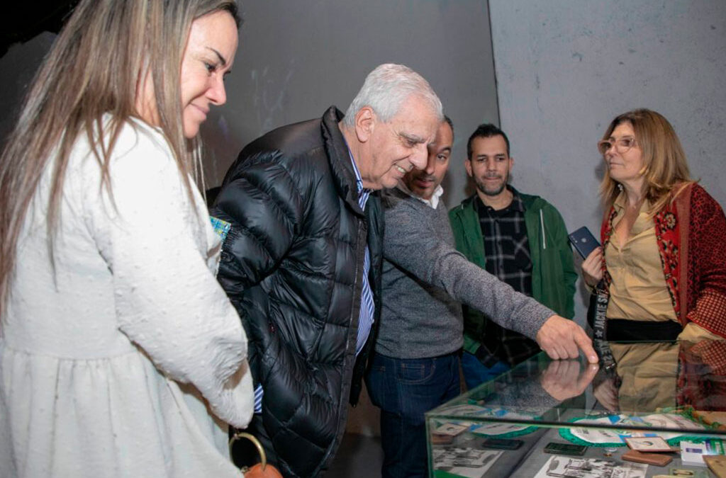 José Luis Lingeri inauguró la muestra ‘Retratos Sanitaristas’, en conmemoración de la labor sanitaria