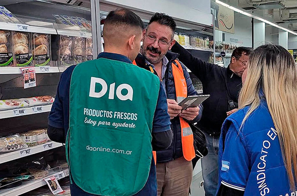 Casi el 100 % de los empleados de los supermercados Día% están en negro, según una inspección