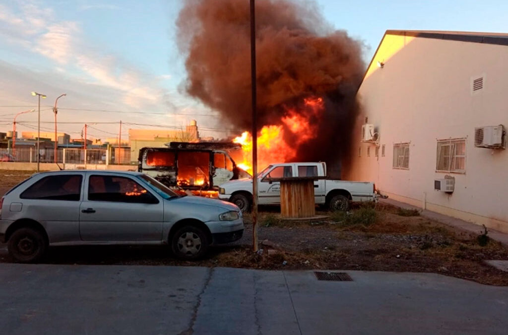 ATE reclamó más seguridad en el hospital de Cipolletti tras el incendio de las ambulancias