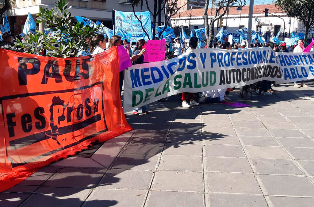 Continúan las protestas de los profesionales de la salud por reclamos salariales y laborales