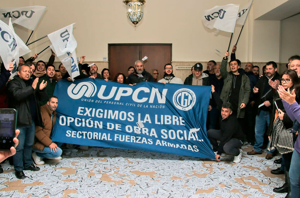 Trabajadores civiles de las FF.AA. reclamaron por la libre opción de obra social