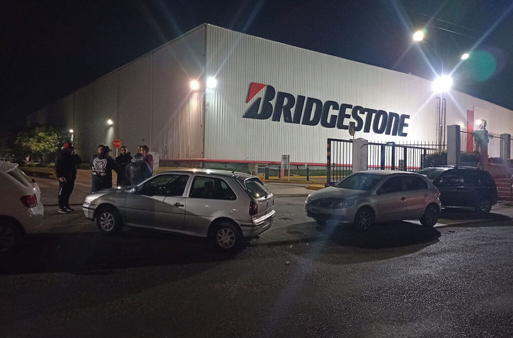 Neumático: El ministerio de Trabajo exhortó a Bridgestone a dejar sin efectos los despidos