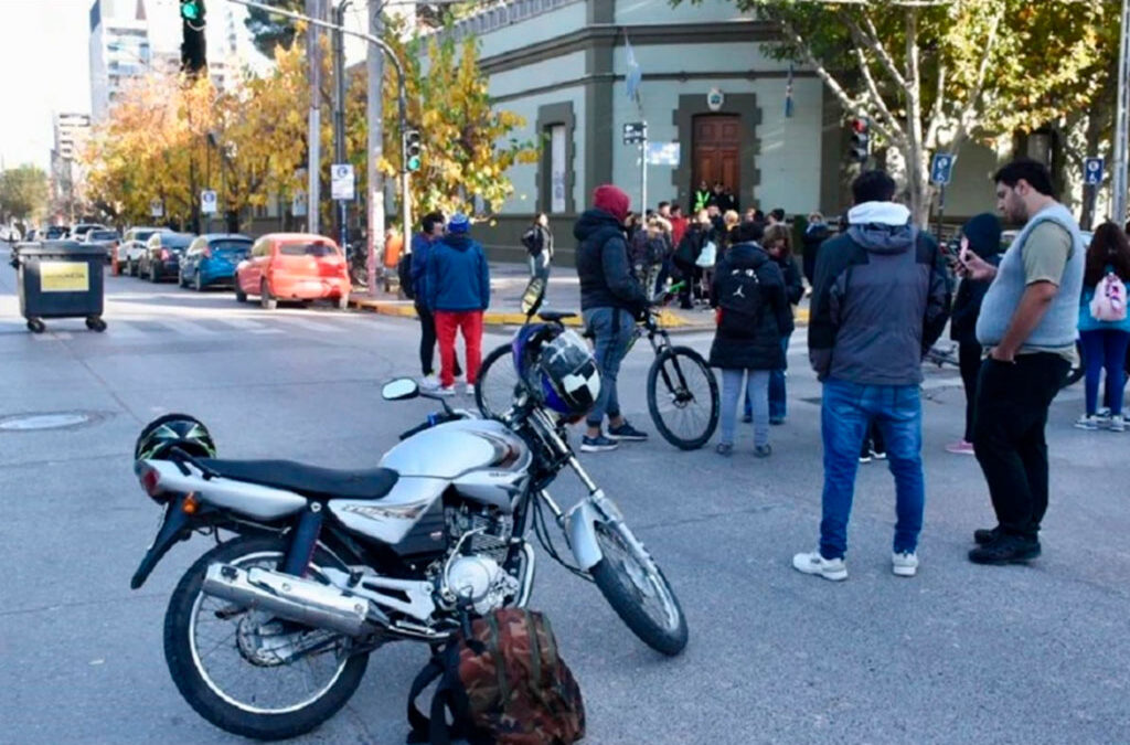 Piden que la fiscalía investigue los contratos de Desarrollo Social para la campaña de la lista Azul