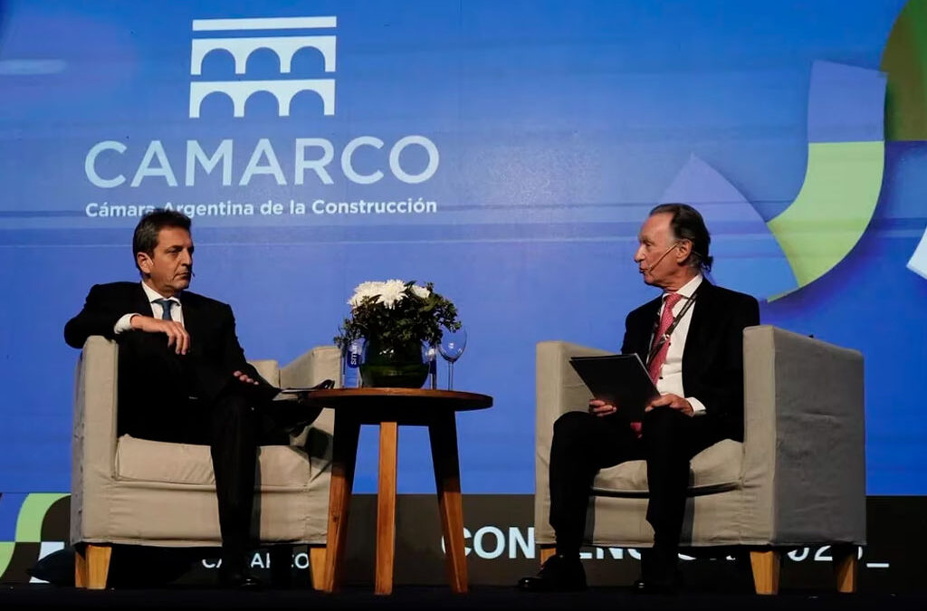 Massa ante los empresarios de la construcción: “En las próximas horas se va a conocer el programa con el FMI para los próximos 6 meses”