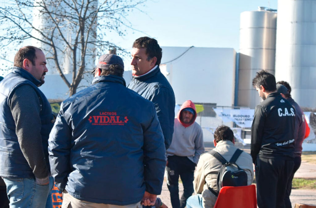 Fallo histórico: Asesorada por el Movimiento Empresarial Antibloqueos, Lácteos Vidal se negó a reincorporar a los trabajadores despedidos y la Justicia le embargó sus cuentas