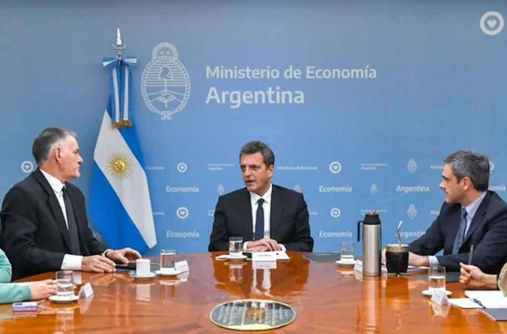 Ganancias: Massa quiere que solo paguen 1 millón de trabajadores