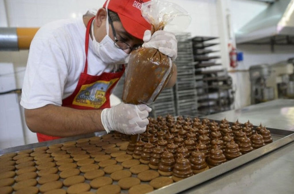 Pasteleros garantizó un piso de aumento semestral del 52% para el sector alfajoreros