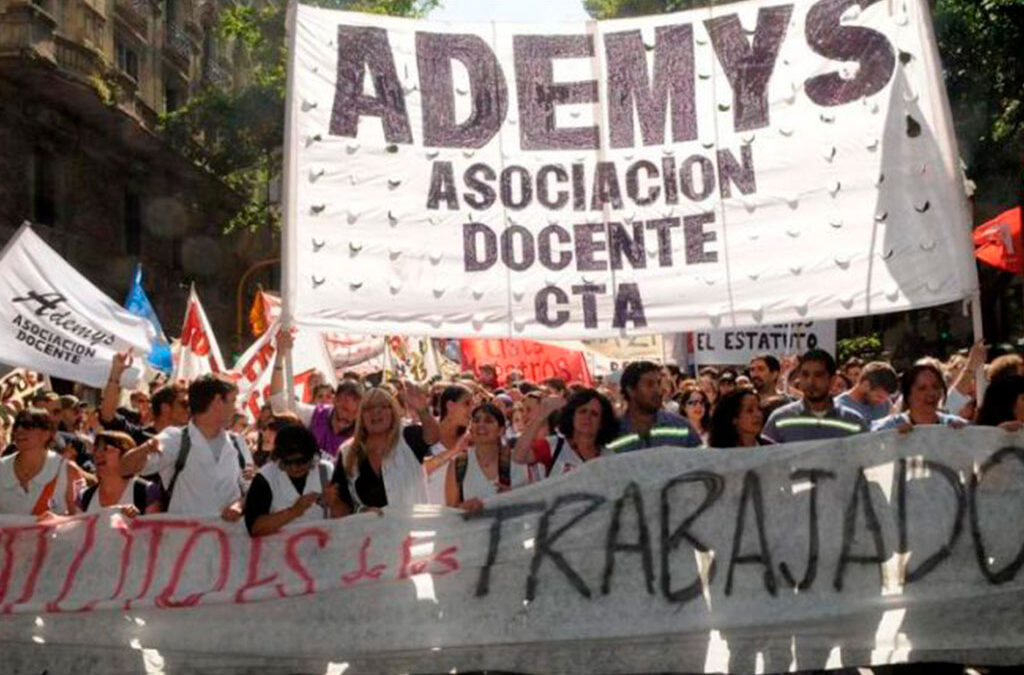 Ademys realiza un paro con marcha en rechazo a las políticas del Ministerio de Educación porteño