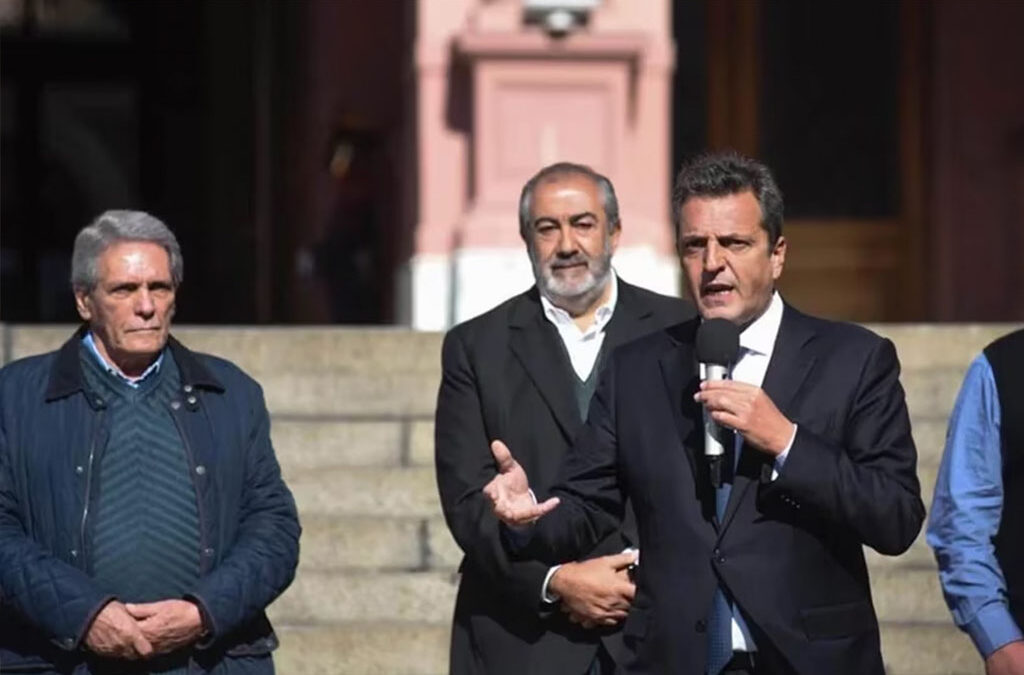 Cuáles son los 5 puntos que Sergio Massa acordó en secreto con el sindicalismo y que apuntalarán su candidatura