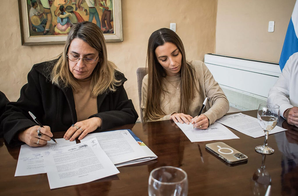 Los estatales de Catamarca tendrán aumento salarial del 28% y un bono de $20.000
