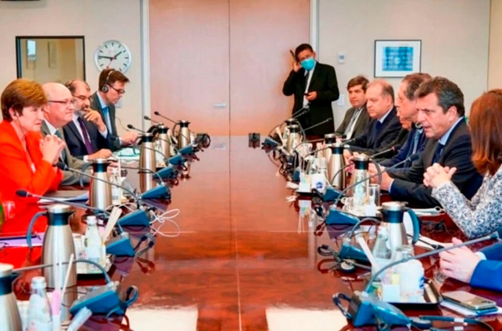 El equipo de Massa avanza en las negociaciones con el FMI: el eje será fortalecer reservas