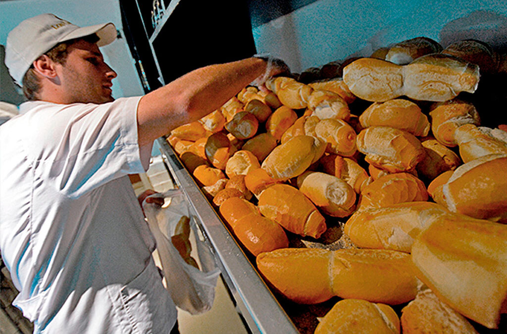 Los panaderos bonaerenses acordaron un aumento del 80 % en 9 meses con revisión mensual