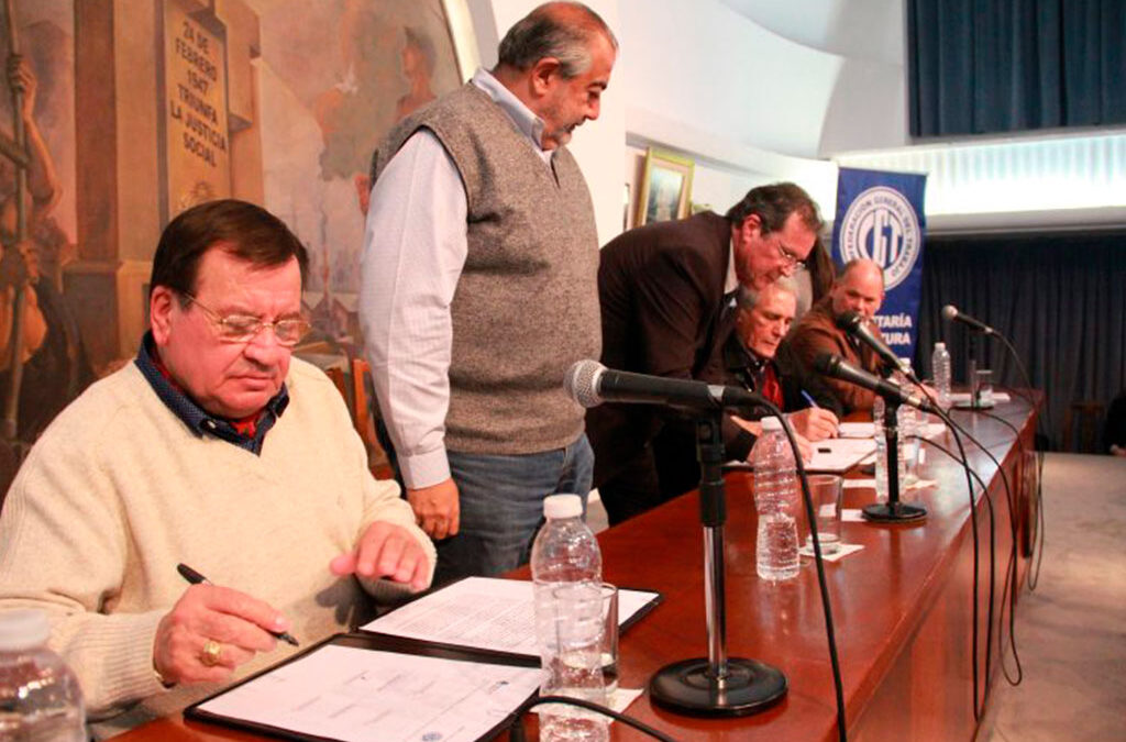La CGT firma un convenio con la Biblioteca Roberto Repetto para jerarquizar los archivos históricos