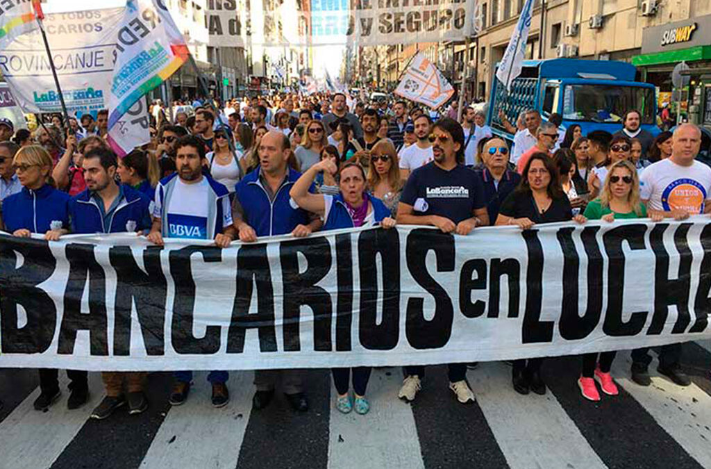 La Bancaria solicitó la «inmediata apertura» de la paritaria a la ministra Olmos