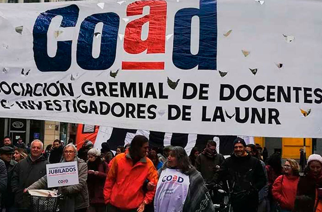 Tras la devaluación y los aumentos, docentes de la UNR reclaman la reapertura de la paritaria
