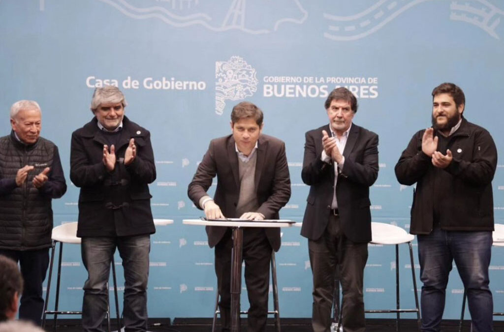 Kicillof firma convenio tripartito para fortalecer la formación profesional en la provincia