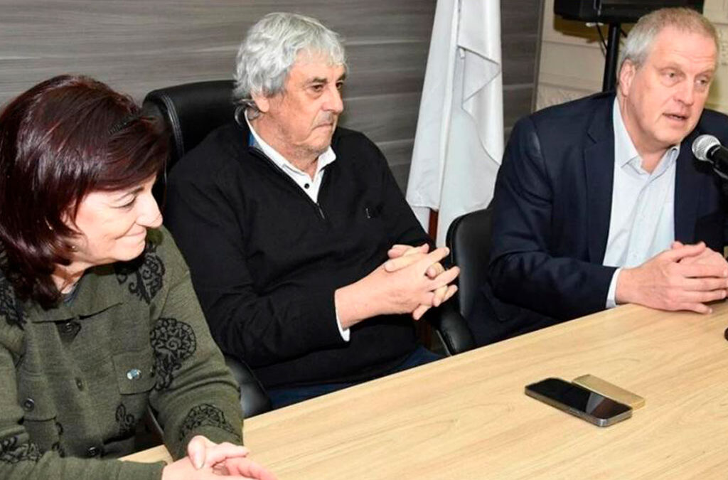Kelly Olmos y Perczyk encabezaron el acto por los 70 años de la UDA