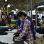 Trabajar sin derechos: cómo sería la vida de los trabajadores bajo el programa de Milei