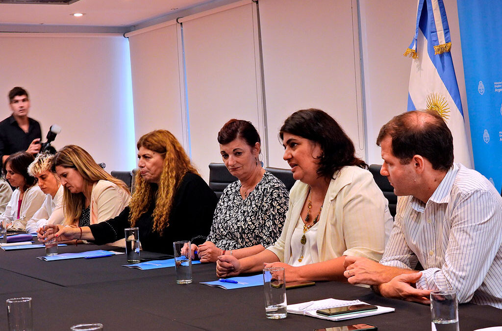 El Gobierno Nacional convocó a gremios estatales a la reapertura de paritarias