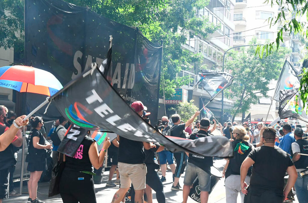 Con un principio de acuerdo, trabajadores de la TV por cable evalúan la propuesta