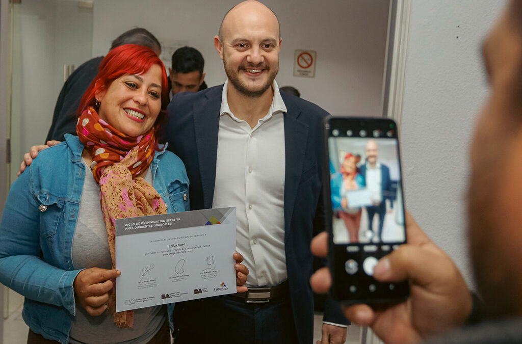 La Ciudad distinguió a 120 representantes sindicales