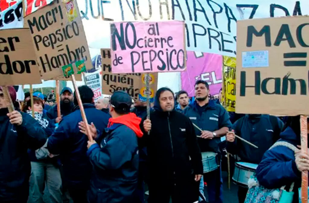 Trabajadores despedidos de PepsiCo buscan una respuesta de la Justicia