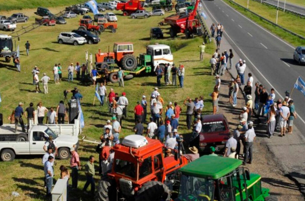 La Mesa de Enlace sigue pataleando por la suma fija y ahora pide que «se convalide la absorción total» en el sector rural