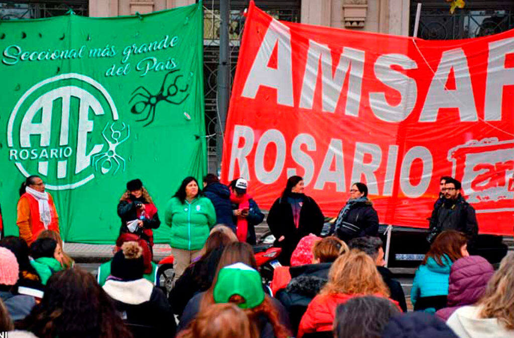 Gremios se reunieron frente a Gobernación preocupados por la actualidad económica y el panorama electoral