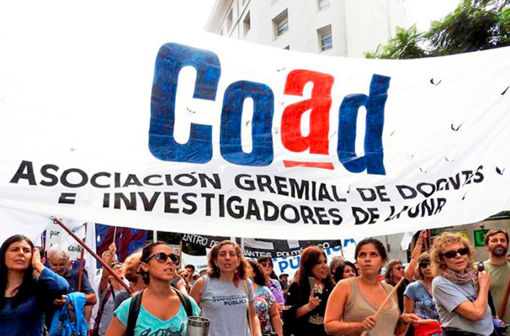 Docentes de la UNR votan por la aceptación o no del 10 % de aumento ofrecido por el Gobierno Nacional