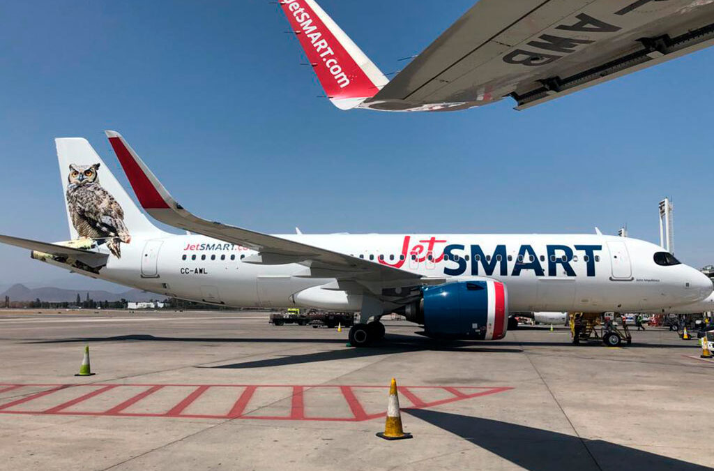 Trabajadores de JetSmart anuncian acuerdo con la empresa y levantan la medida de “quita de colaboración”
