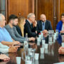 El Gobierno cerró la revisión paritaria de los estatales con un aumento de 23,2% en dos tramos