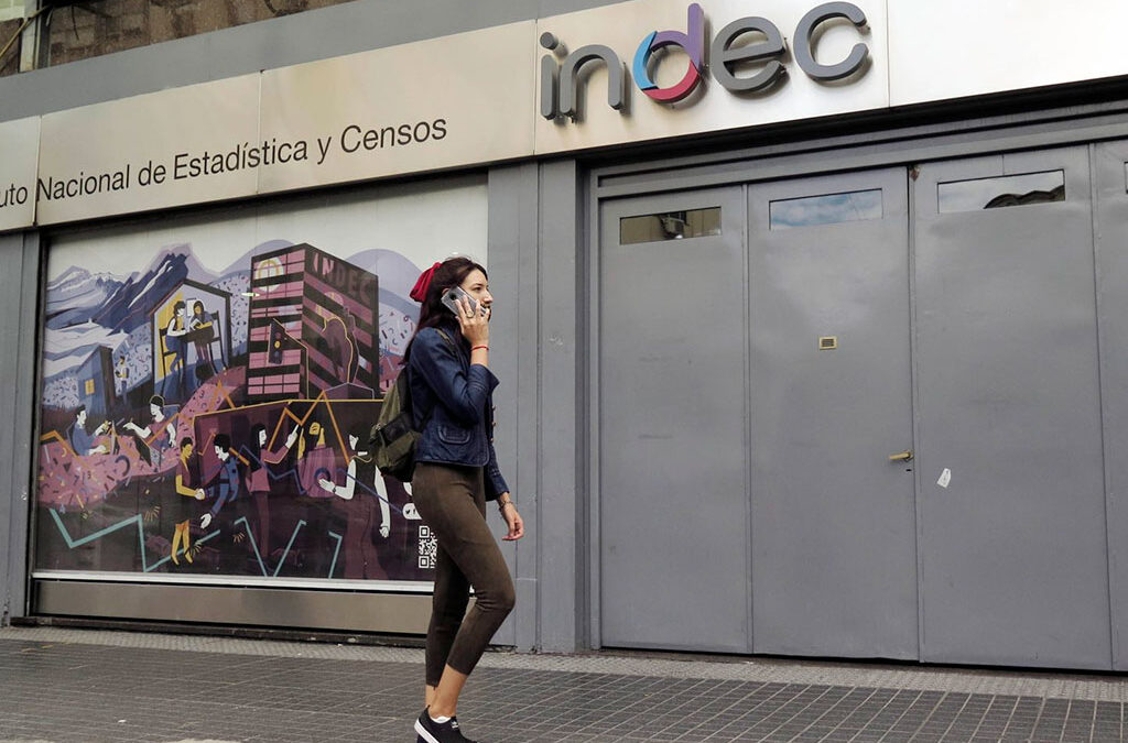 Once aglomerados urbanos alcanzaron pleno empleo y seis están cerca de lograrlo, según los datos relevados por el Indec