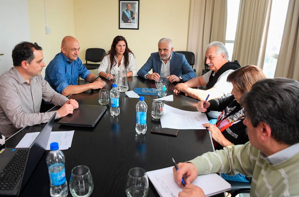 Los docentes cordobeses acordaron un 30% y revisiones automáticas hasta 2024