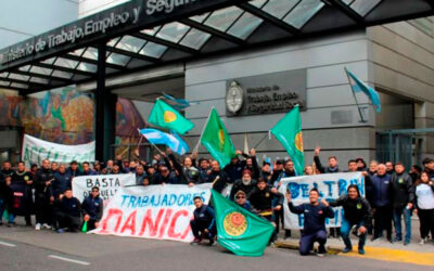 Trabajadores de Dánica paralizaron la producción por conflicto gremial