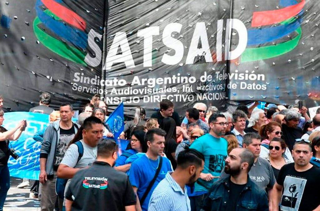 Trabajadores de la TV por cable analizan la propuesta para reajustar los salarios