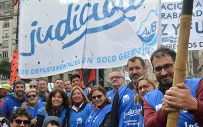 Los judiciales continúan con los reclamos para obtener la negociación colectiva