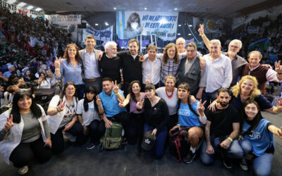 Gremios de salud respaldaron la candidatura de Kicillof con un masivo acto en La Plata