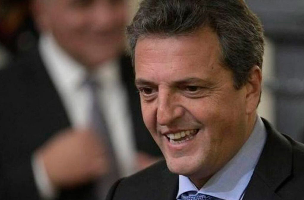 Trabajadores de un banco recibieron un bono de $300.000 junto con un recordatorio: «Hay que votar a Massa»