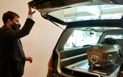 Trabajadores de funerarias acuerdan mejoras salariales hasta enero próximo