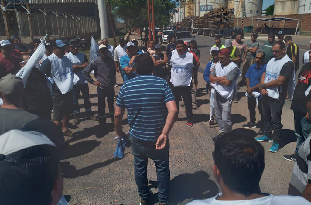 Ultimátum en puertos por persecución gremial