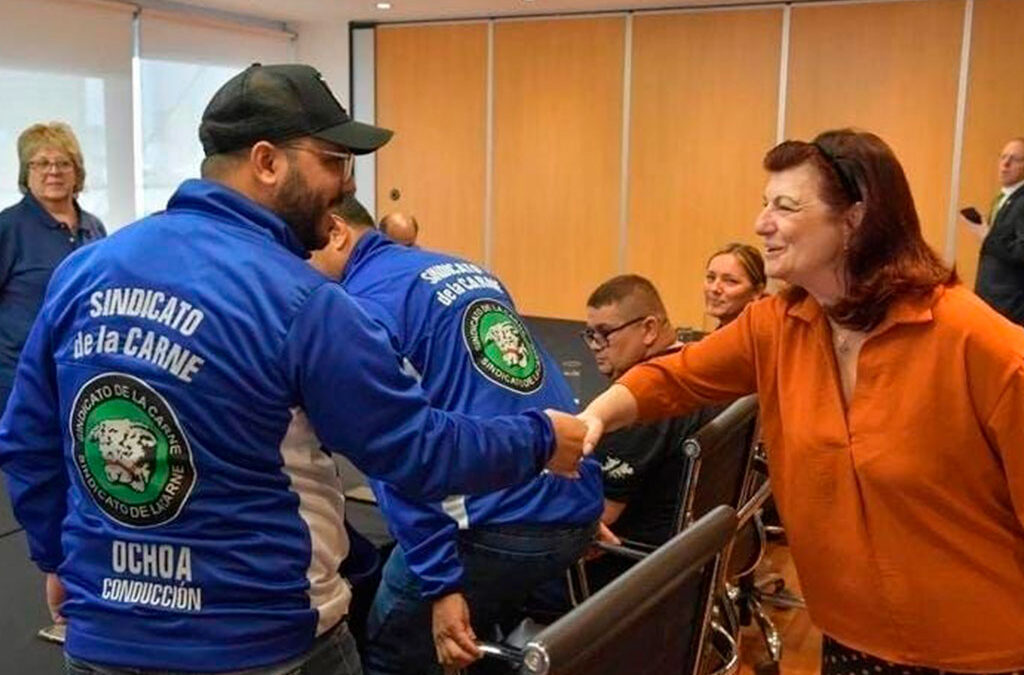 Acuerdo entre Ochoa y Olmos para que delegados del Sindicato de la Carne se capaciten en el Ministerio de Trabajo