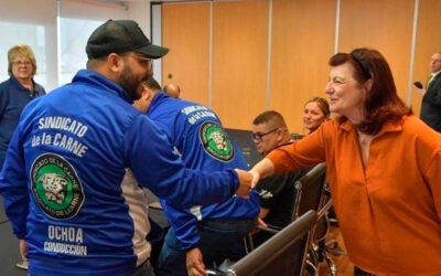 Acuerdo entre Ochoa y Olmos para que delegados del Sindicato de la Carne se capaciten en el Ministerio de Trabajo